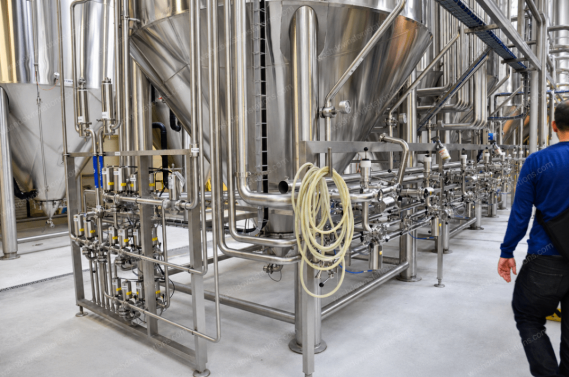 Industrial washdown station installed in a food processing facility